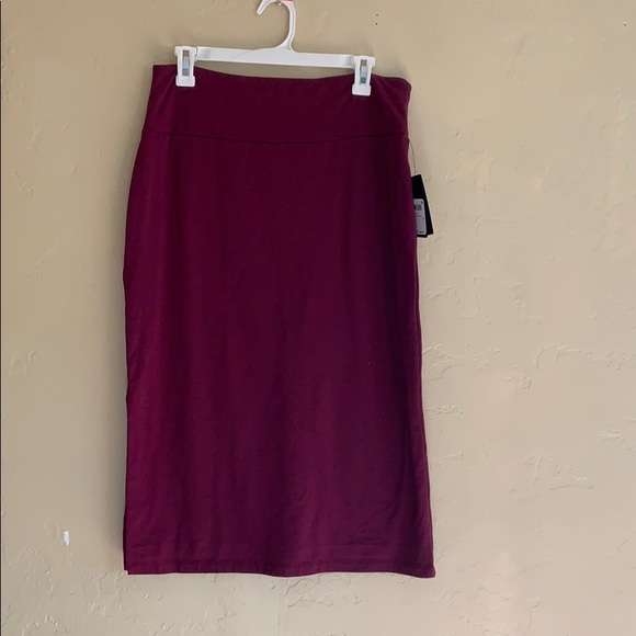 Guess Raspberry midi Pencil skirt. - Picture 1 of 3